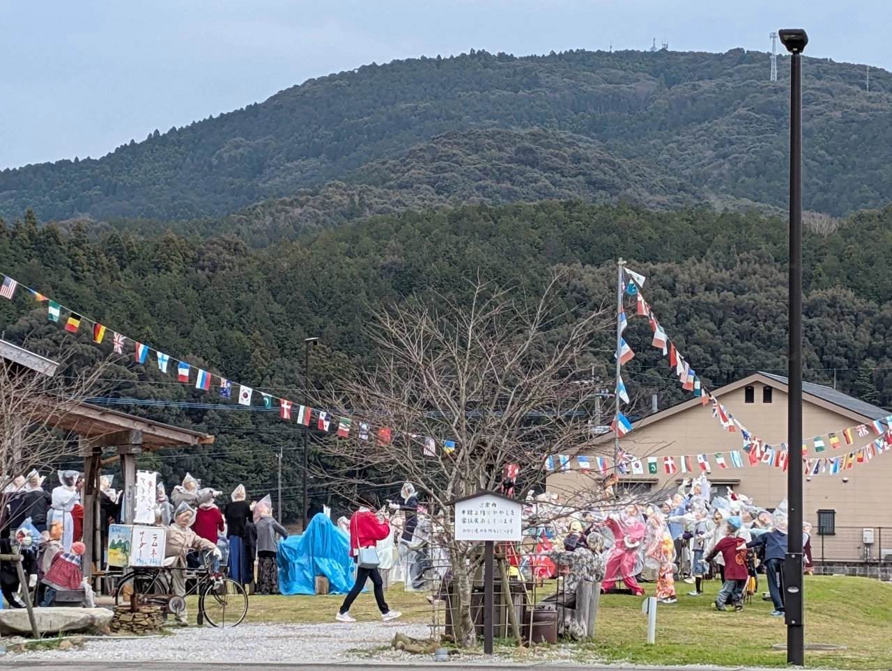 かかし村の展示（現地にて撮影）