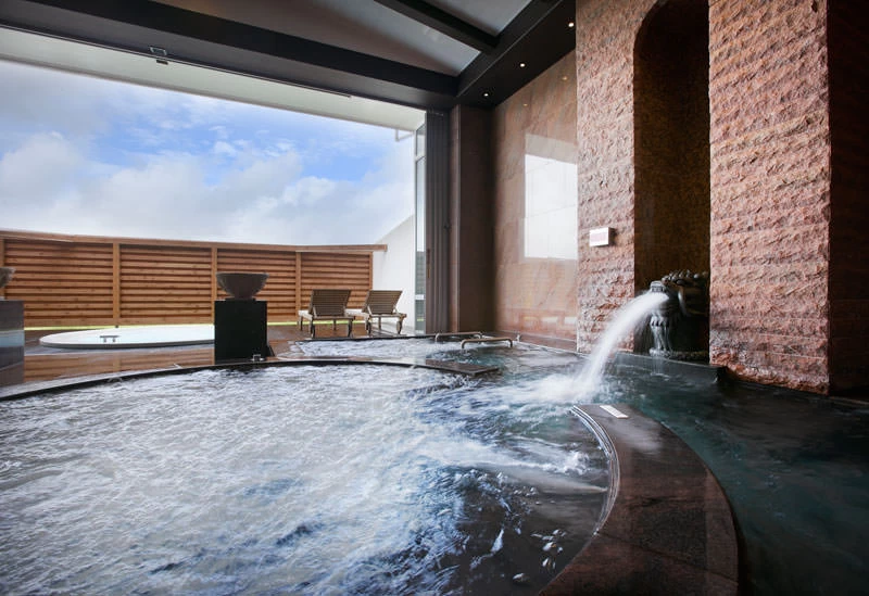 心穏やかになる水音が響くスパ