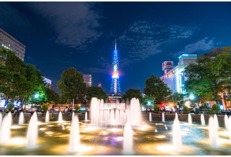 夜になるとライトアップ