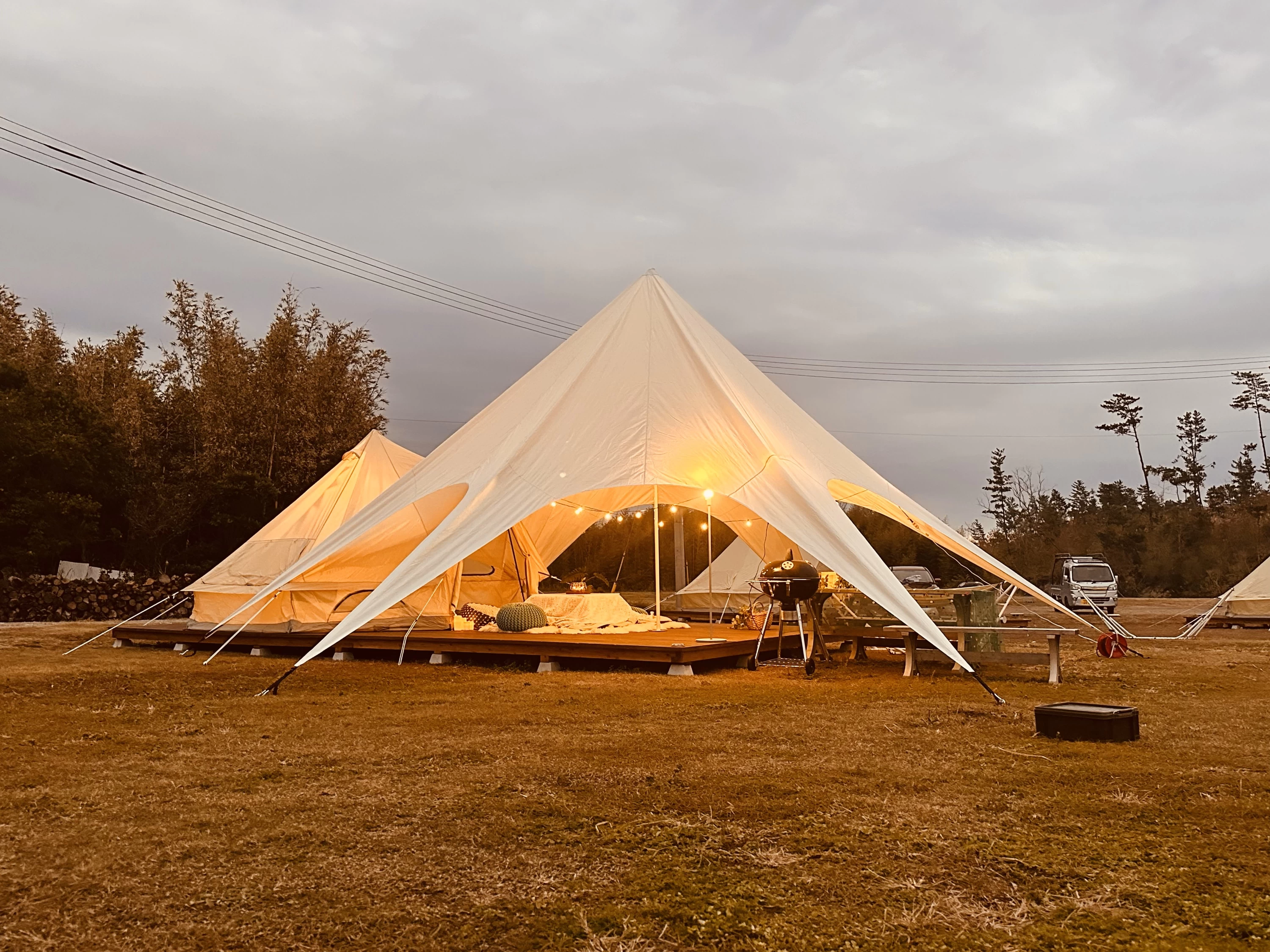 グランピングで非日常体験！