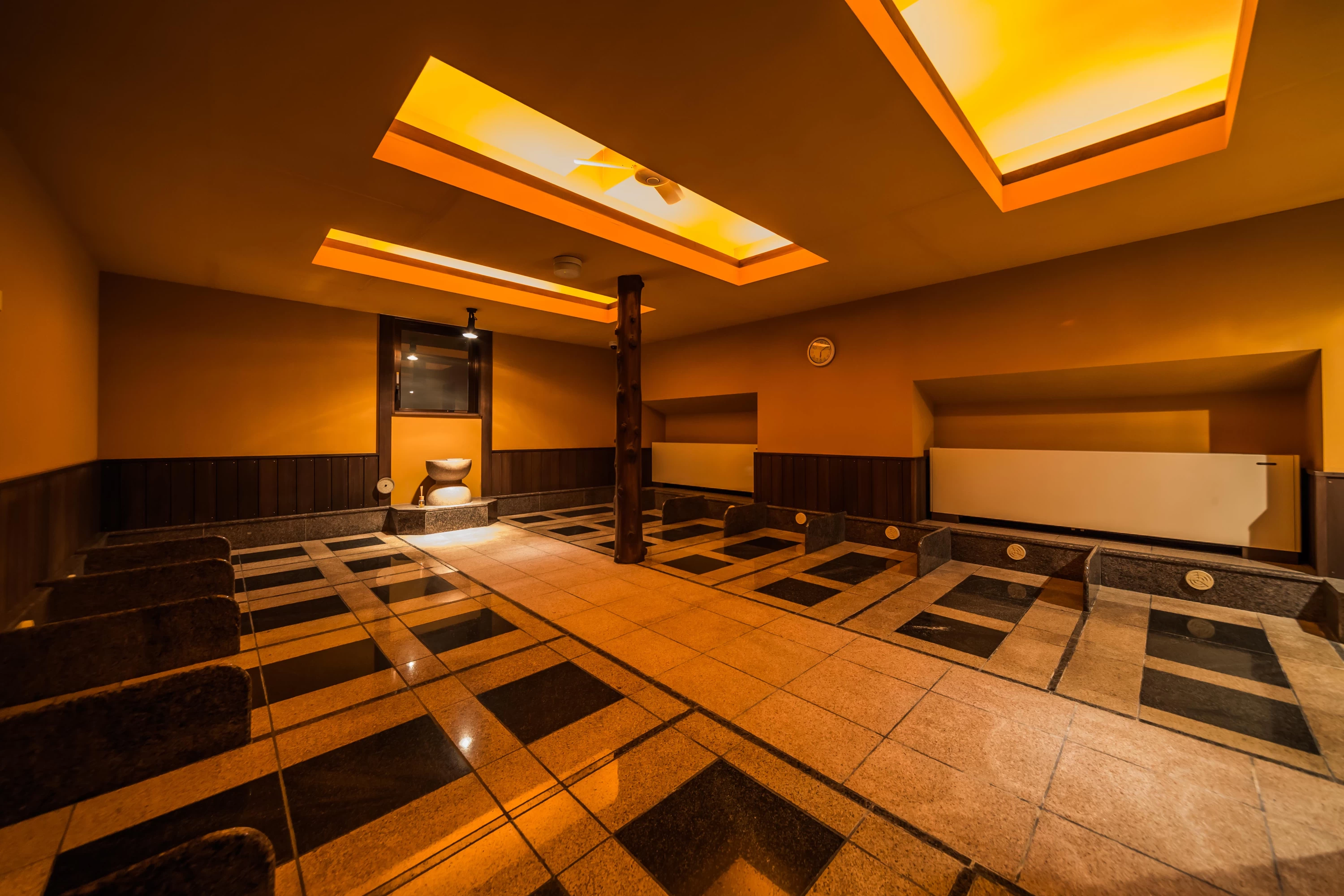 広々とした岩盤浴