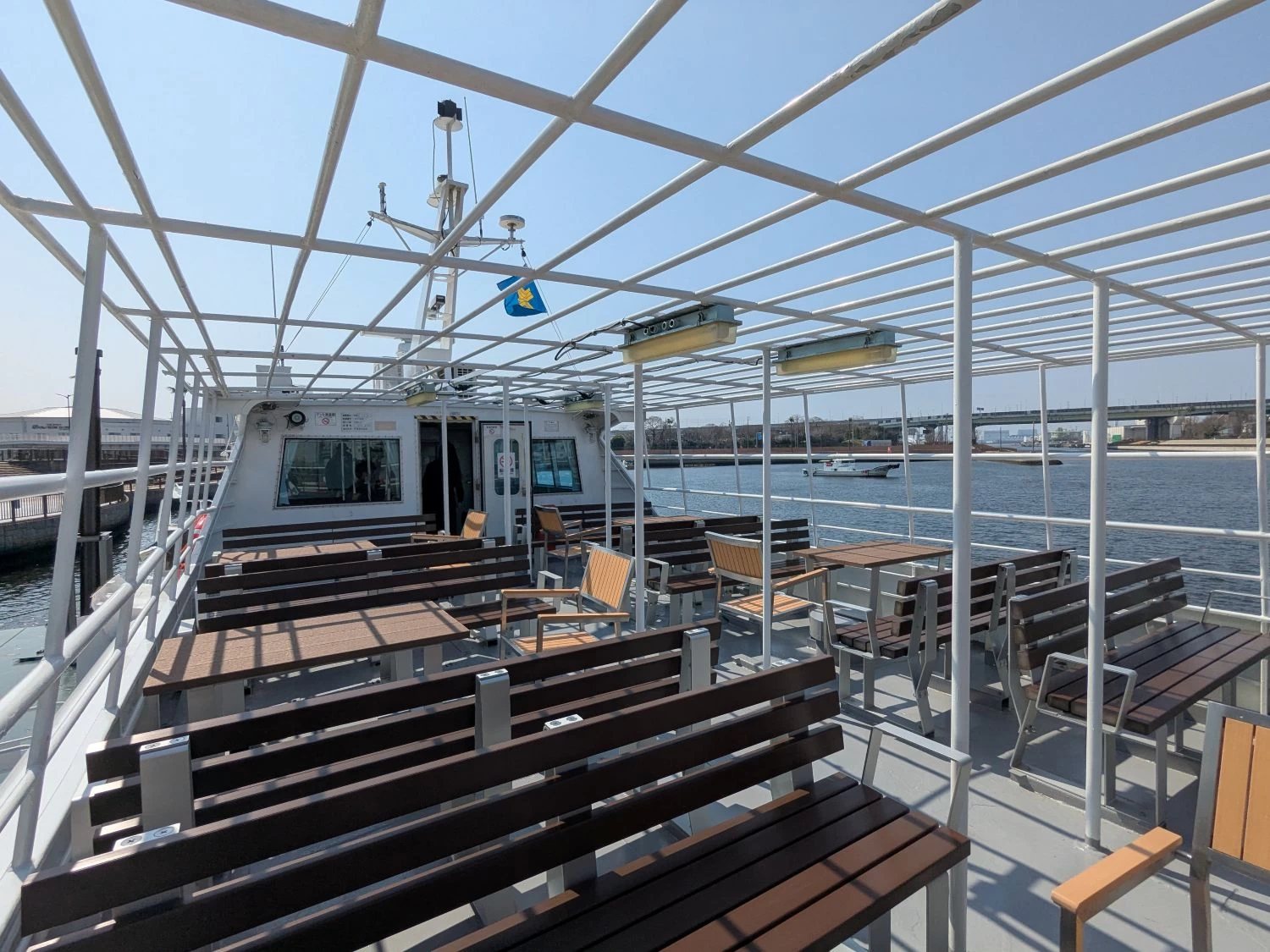 デッキ（現地にて撮影）