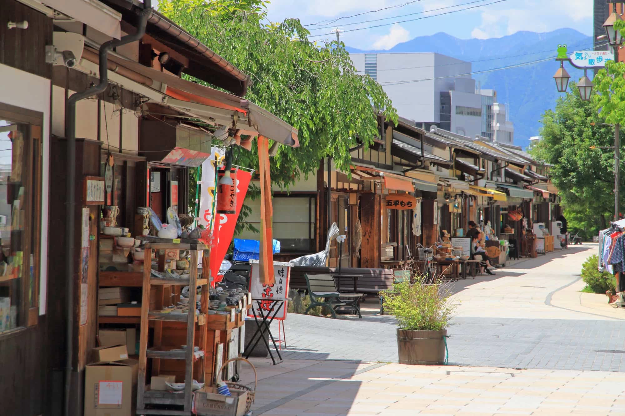 下町情緒が漂う商店街