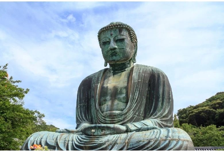 総高13.35ｍの鎌倉大仏