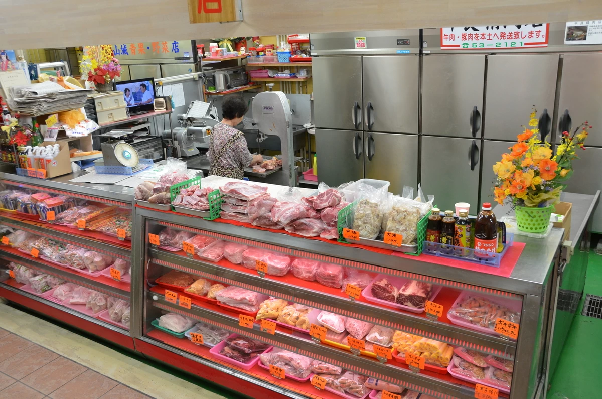 名護市営市場④