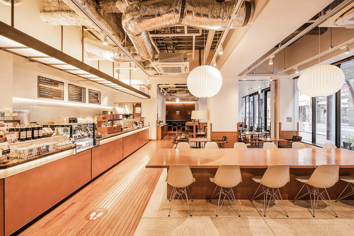 ゆったりくつろげる上島珈琲の店内