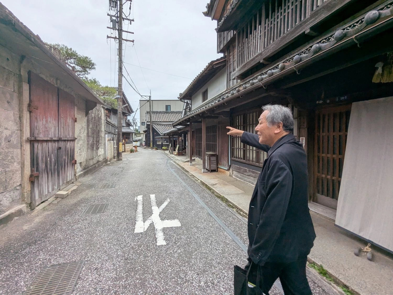建築家が河崎の町を解説（現地にて撮影）