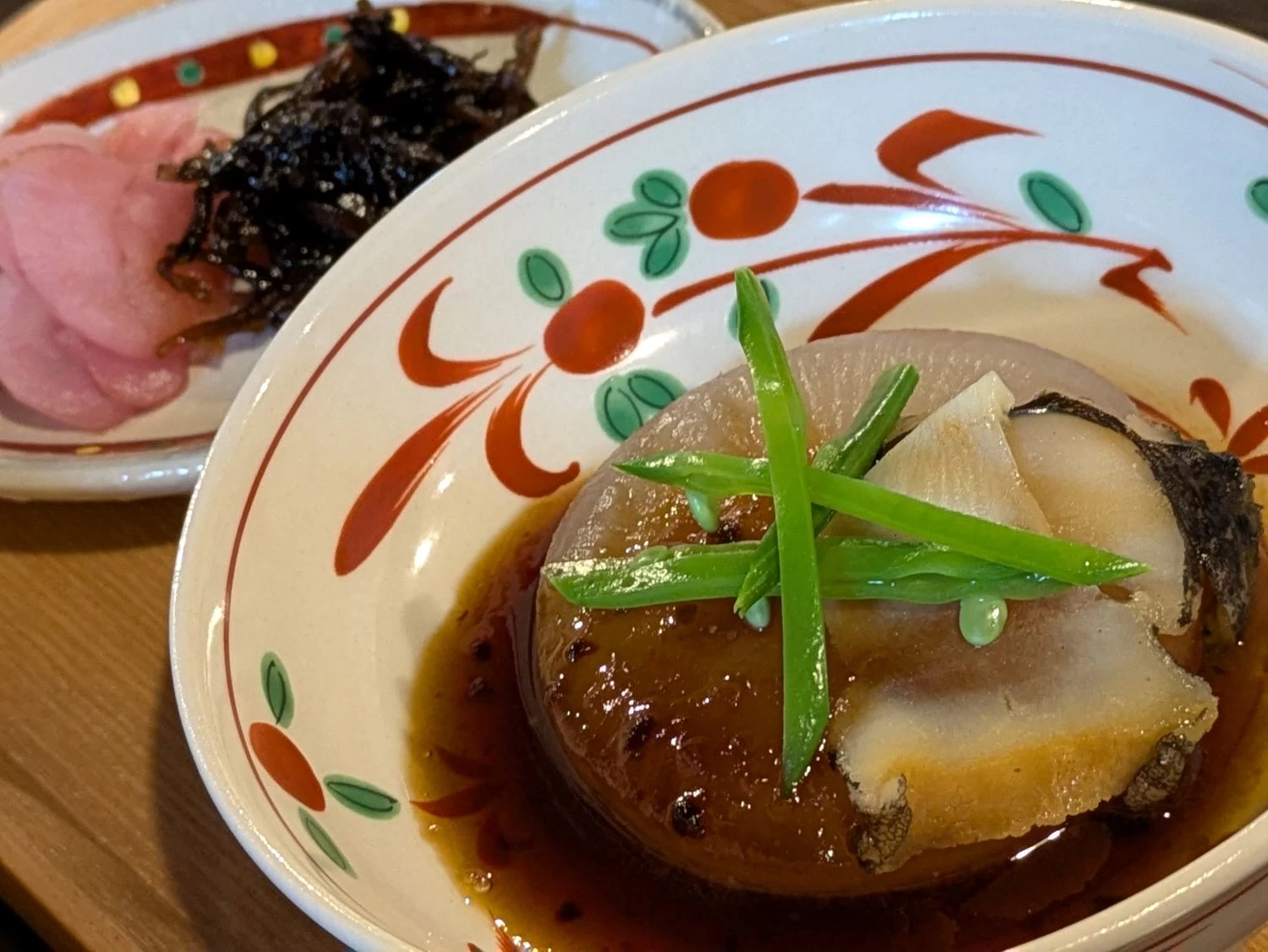 神饌にあやかって鮑も（現地にて撮影）