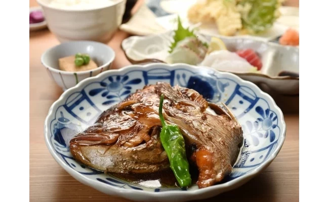 梅マダイのカブト煮が主役の潮彩御膳