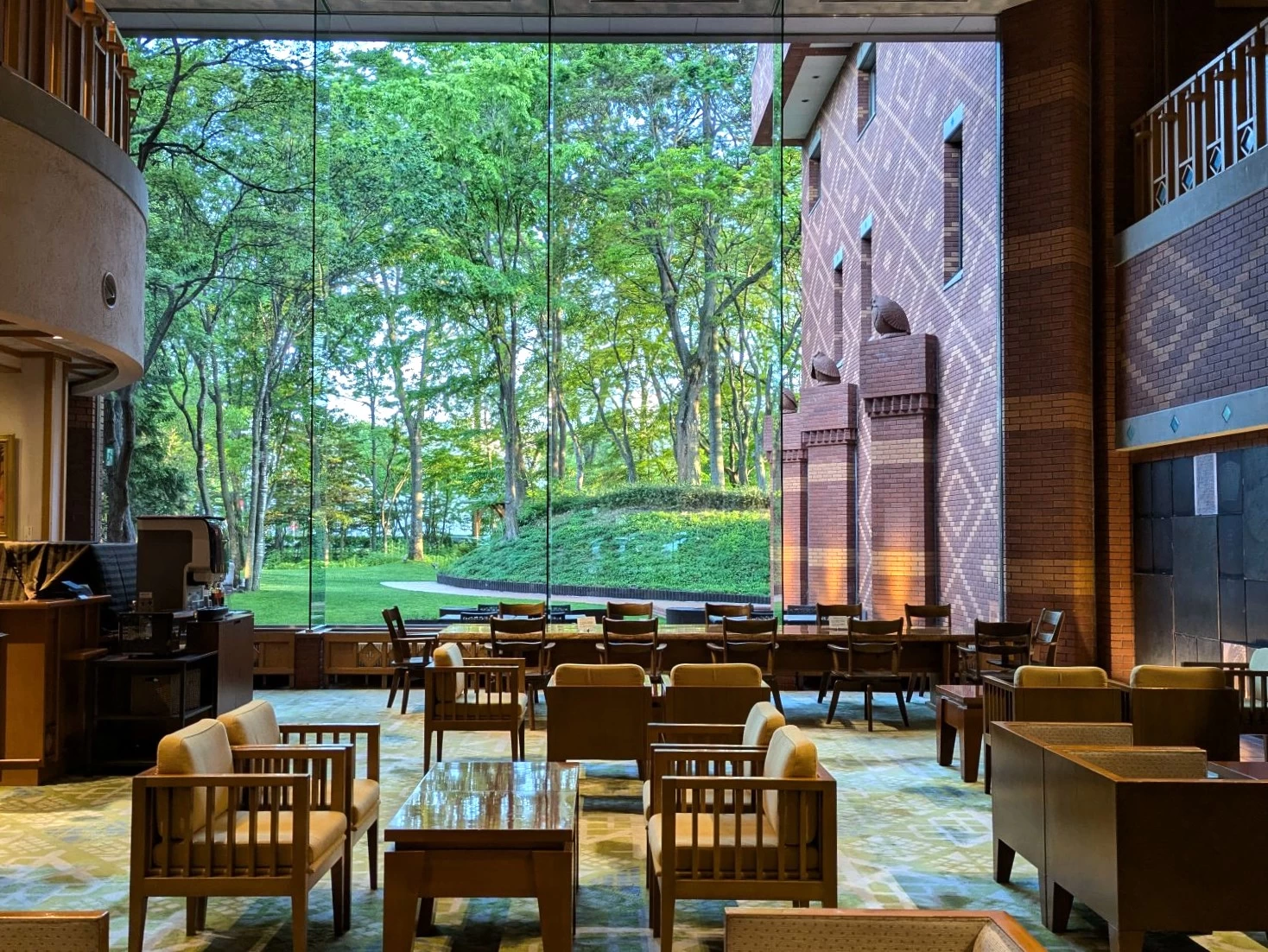 ロビーラウンジ(現地にて撮影)