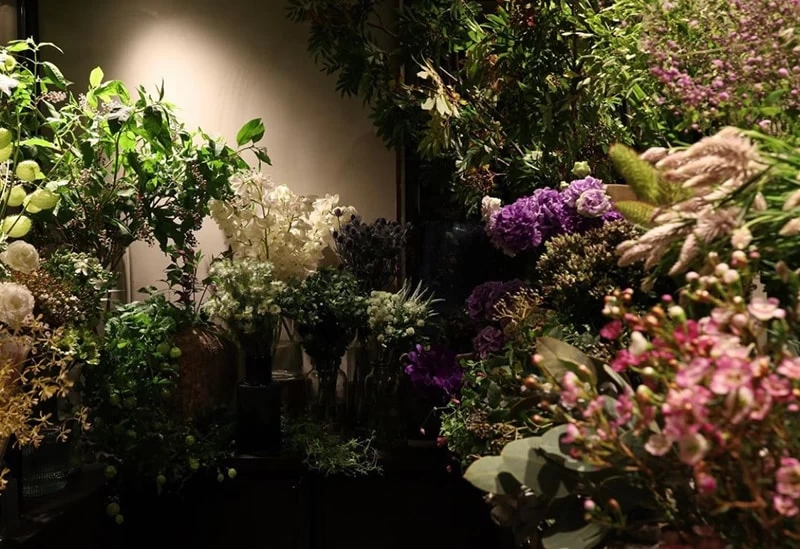 フラワーショップを併設