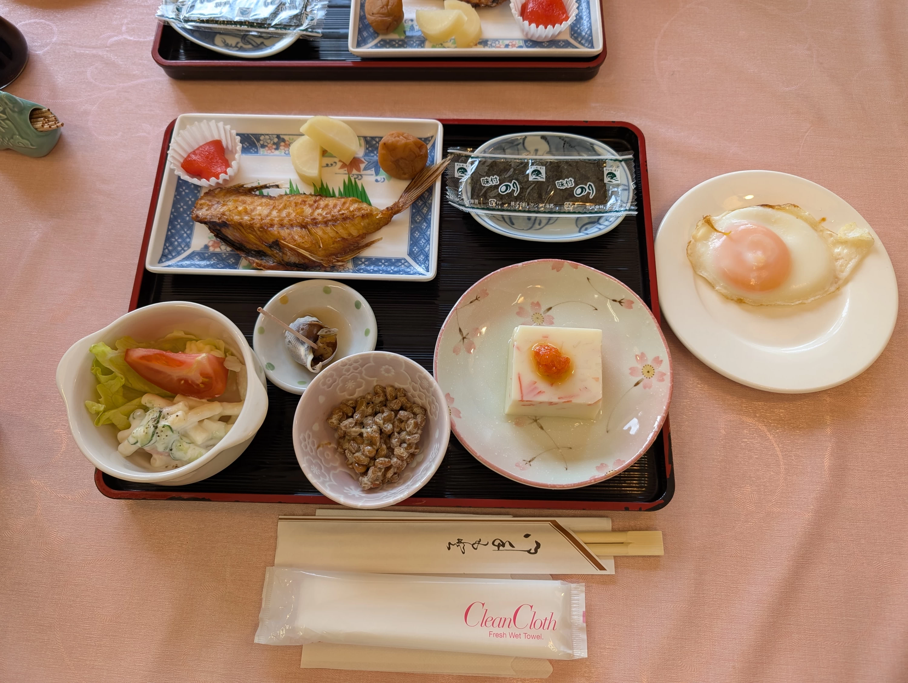 和風の朝食(現地にて撮影)