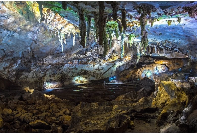 幻想的な空間が広がる