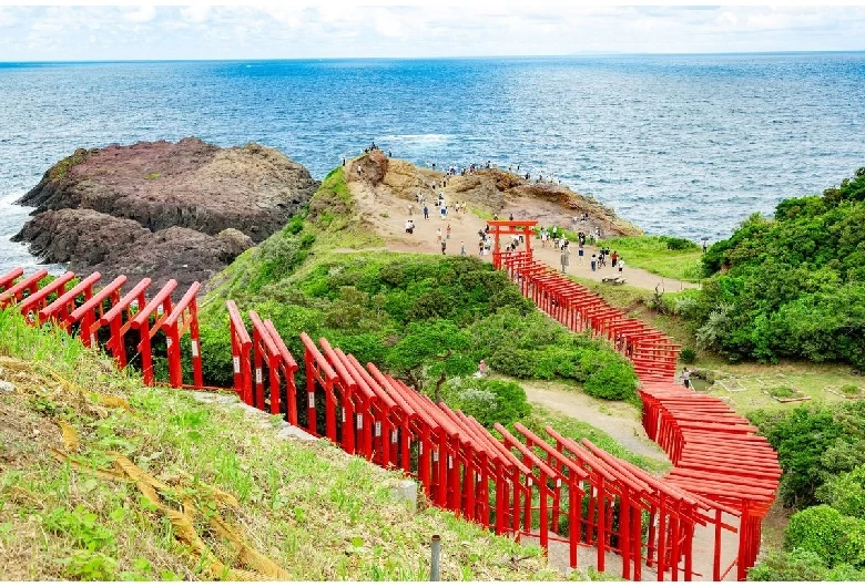 海まで続く鳥居