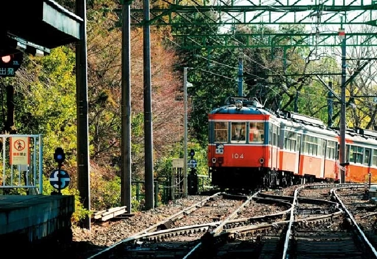 可愛らしいクラシックな車両も