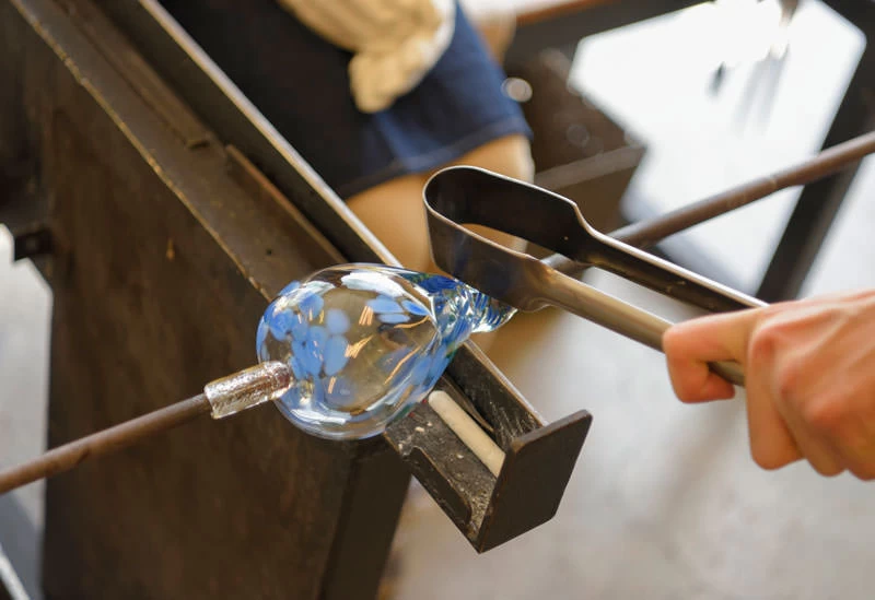 吹きガラス体験は一番人気