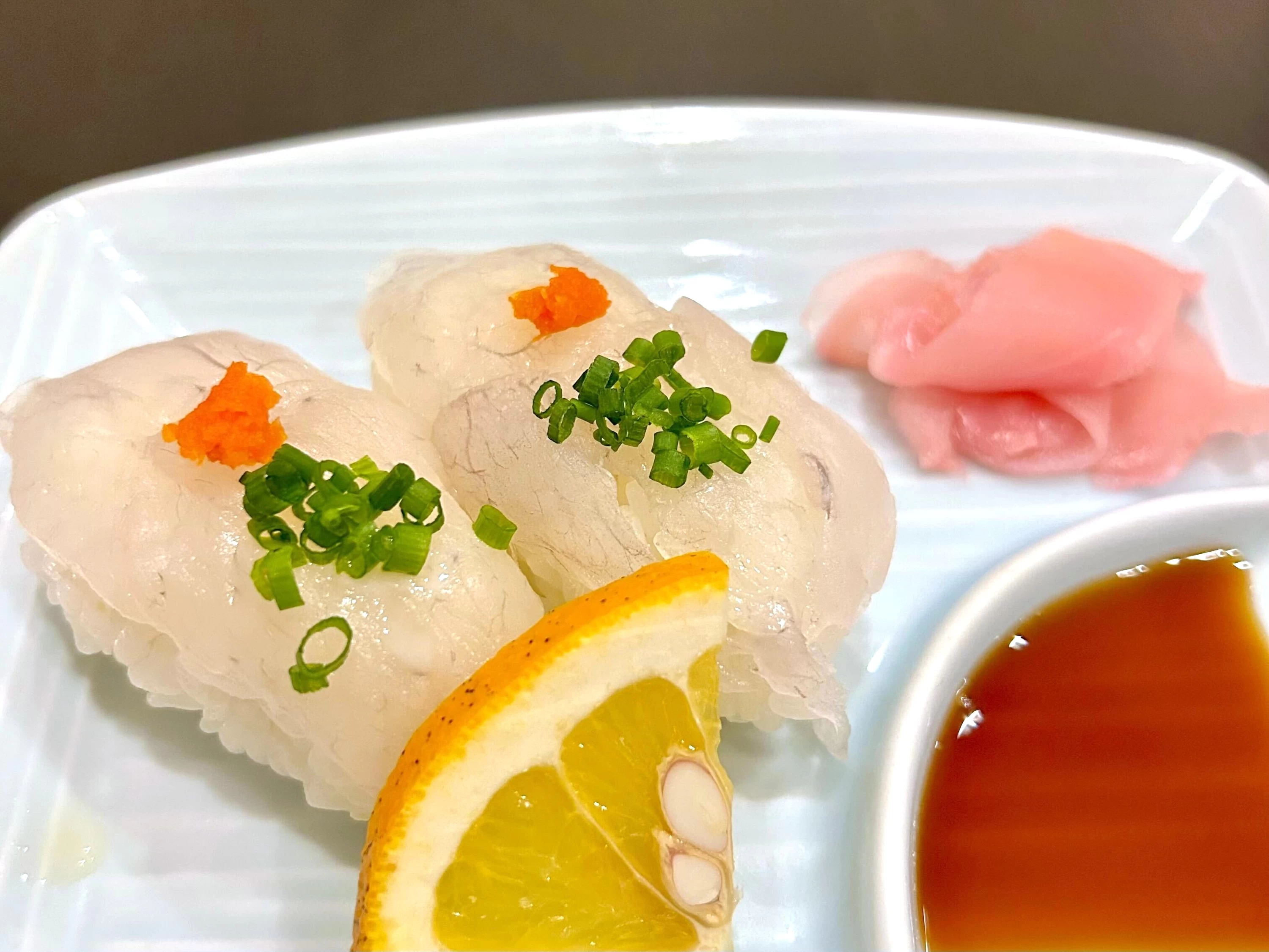 ふぐのにぎり寿司（現地にて撮影）