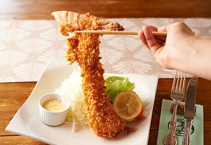 名物のジャンボエビフライ