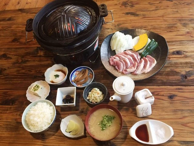 地鶏炭火焼定食