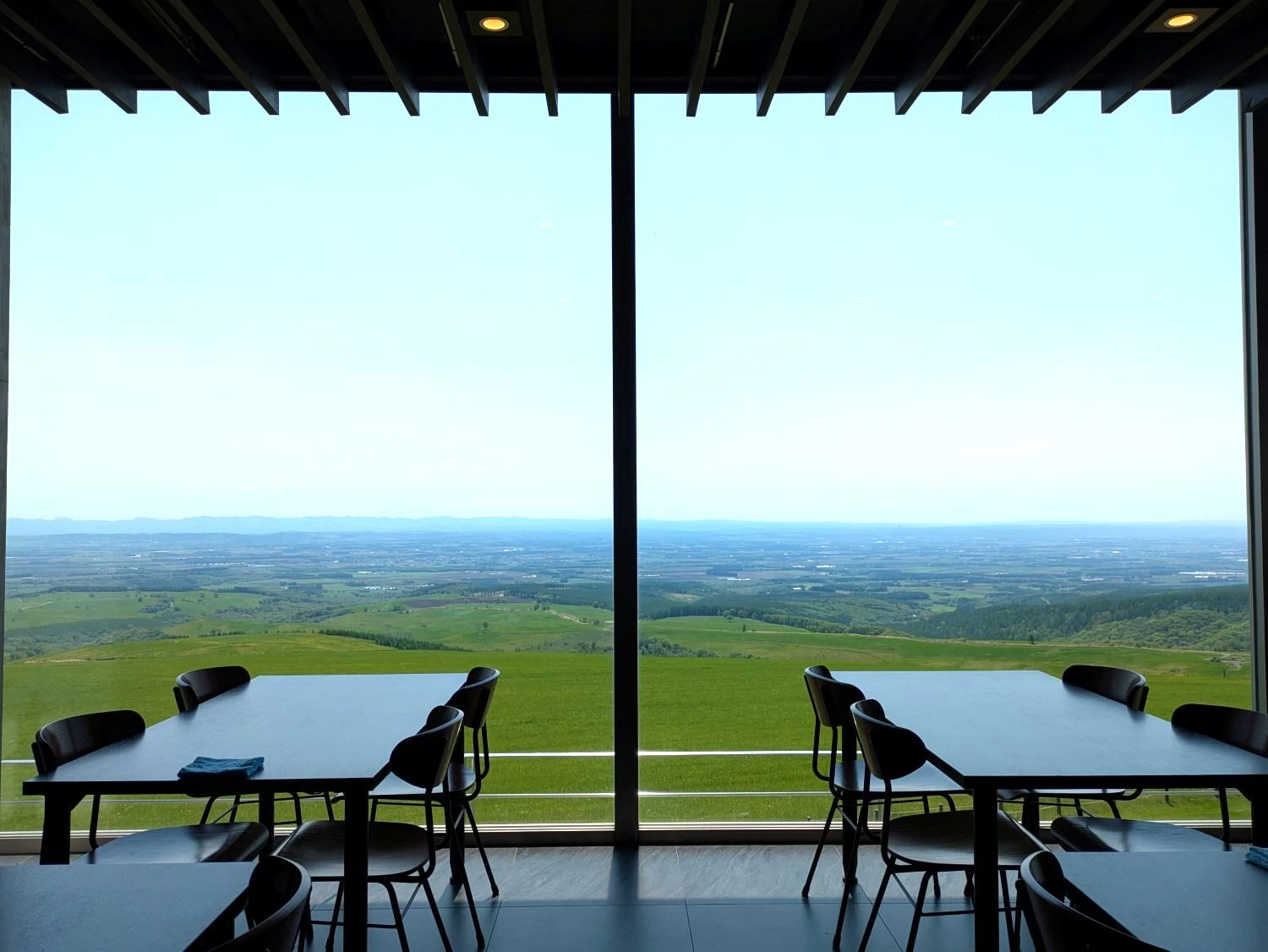 館内（現地にて撮影）