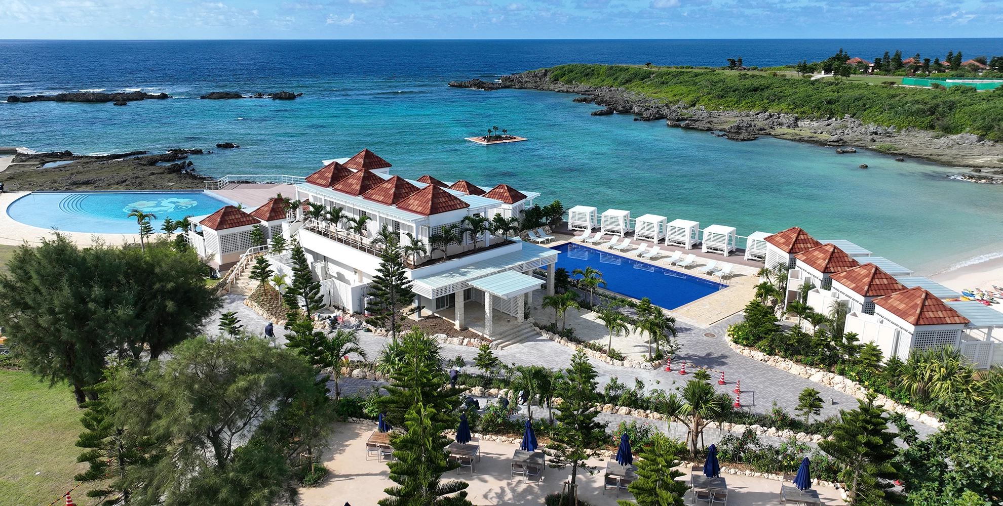 ①シギラビーチサイドプール