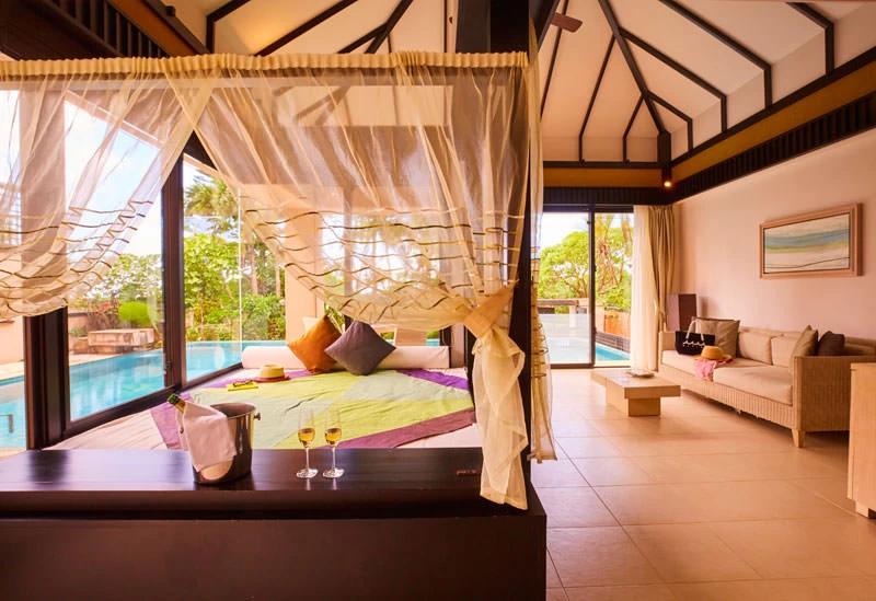 開放的な「プールヴィラロイヤルスイート」