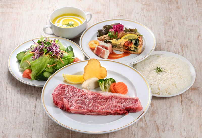 洋食ランチが楽しめる