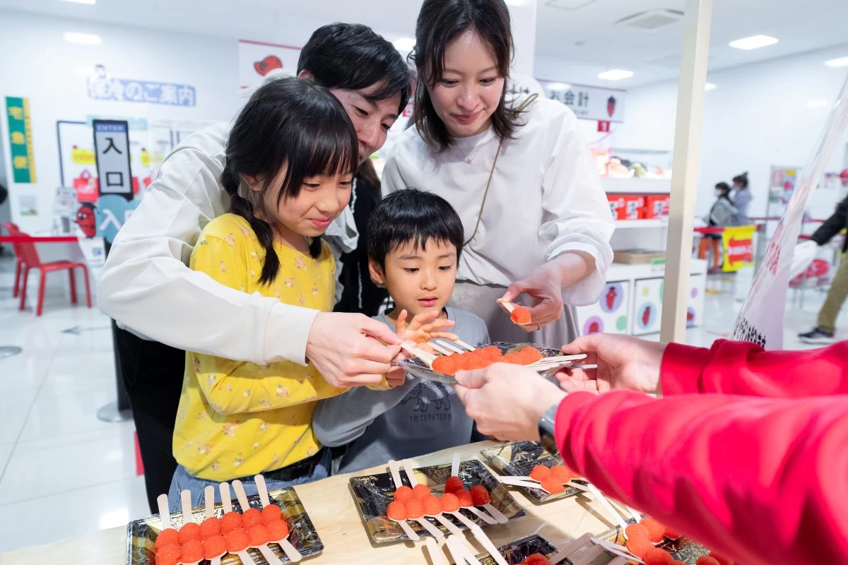 直売所では試食しながらお買い物を