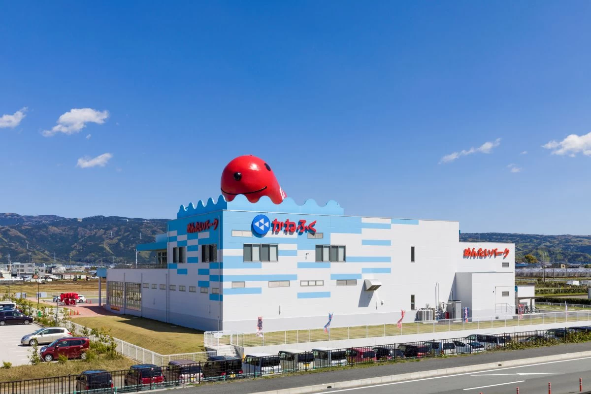 屋上に鎮座したタラピヨちゃんが目印