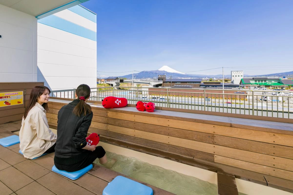 富士山を眺めながらまったりできる足湯