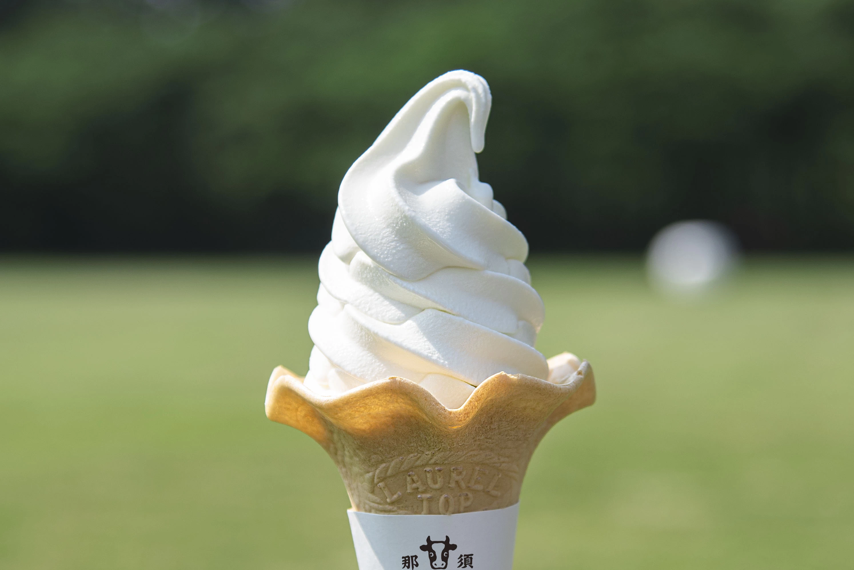 千本松牧場名物といえばソフトクリーム。しぼりたての良質な生乳でつくった「自家製ソフトクリーム」は一度食べたらやみつきに！ 