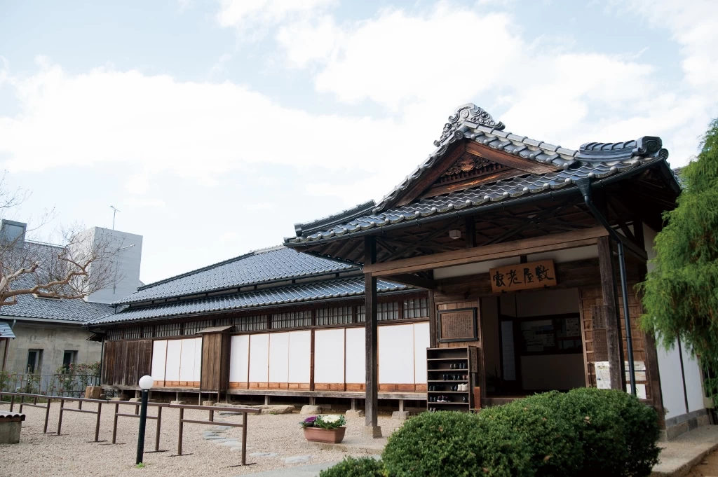 当時の様子が色濃く残る外観