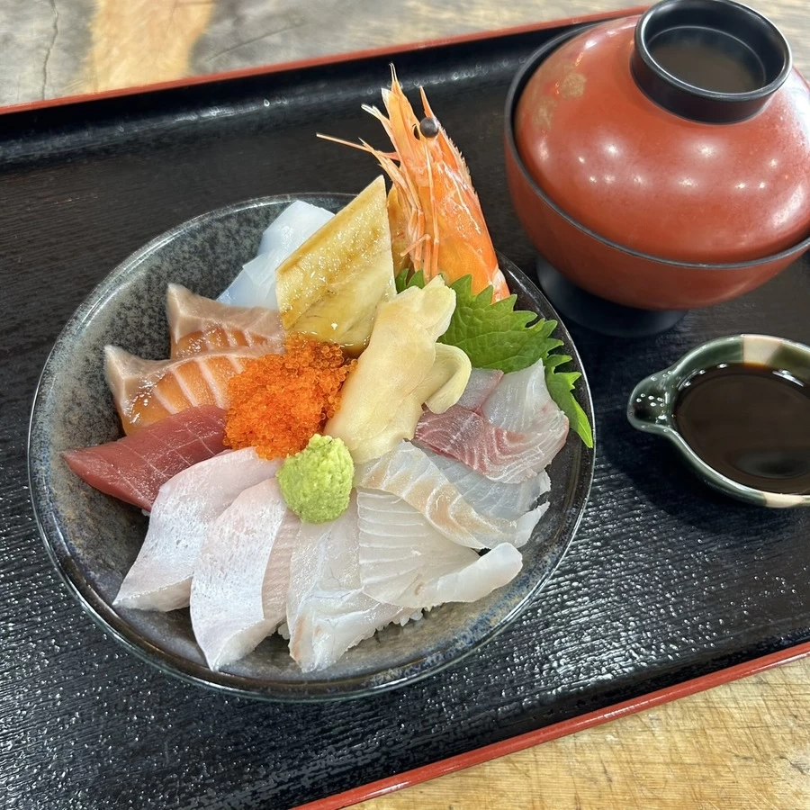 おまかせ海鮮丼