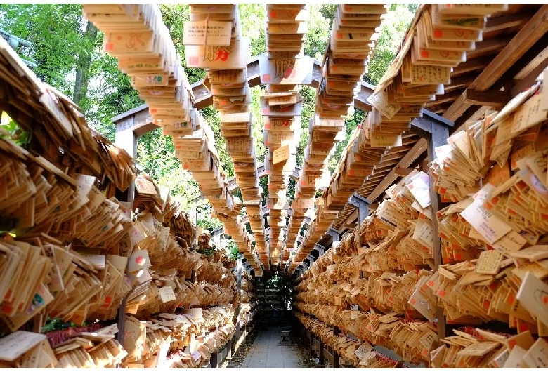 絵馬のトンネル