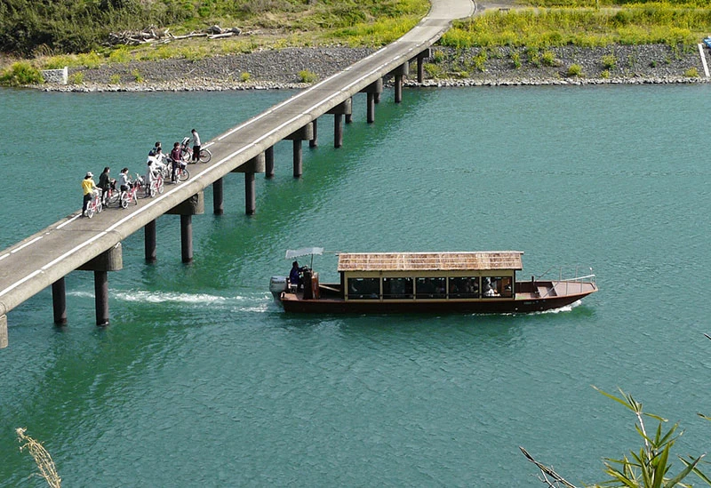 屋形船 四万十の碧①