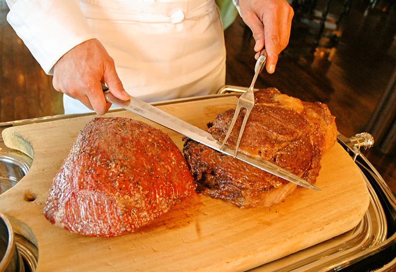 ローストビーフと甲州ワインを堪能