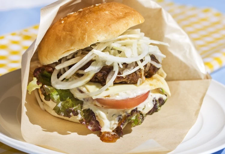 ミエレ 淡路牛プレミアムバーガー（ポテト付き）