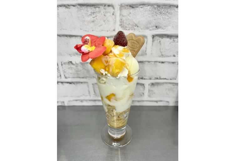 マンゴーパフェ