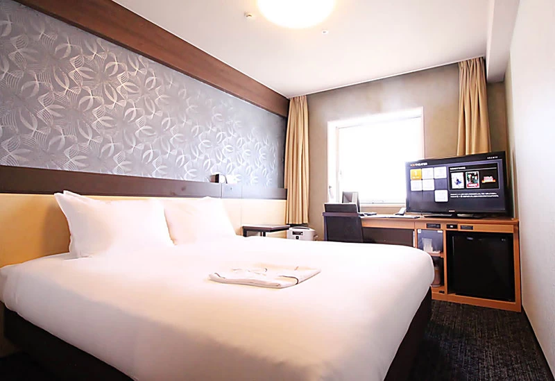 ゆったりと寛げる「コーナーダブルルーム」