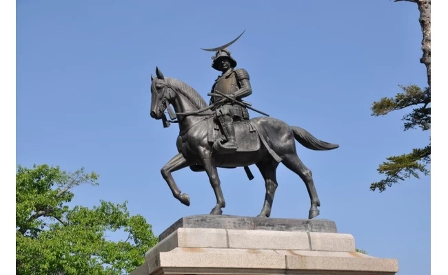 伊達政宗公騎馬像