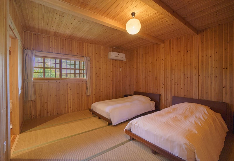 定員4名の「まいばら屋」