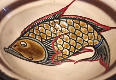 料理を彩る沖縄伝統の器「やちむん」