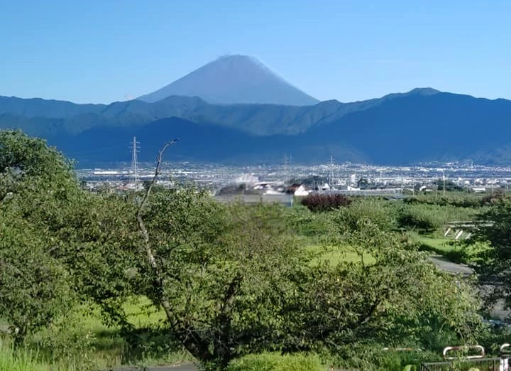 晴れた日には富士山の姿も