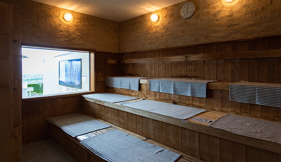 眺望を楽しめるサウナも併設
