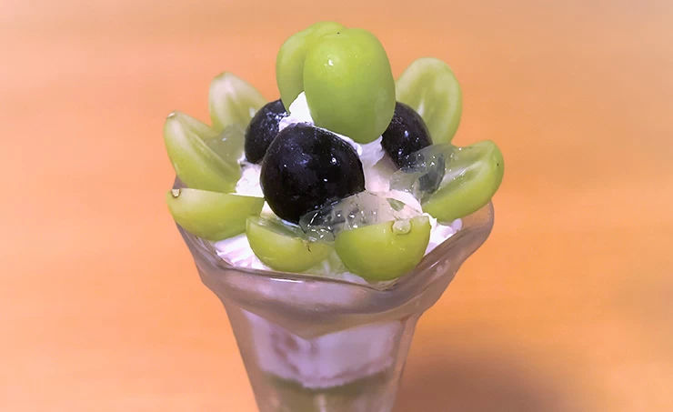 季節ごとの旬フルーツのパフェも堪能できる