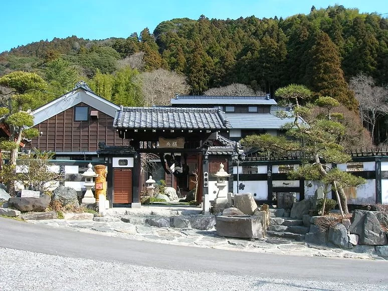 山間に佇むお店は、武家屋敷を移築したもの