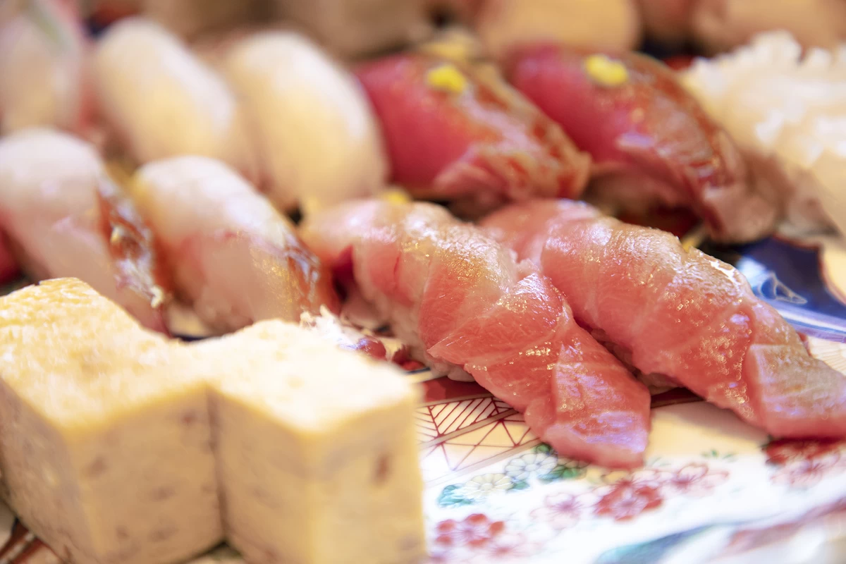 東京湾で獲れた地の魚を中心にした江戸前鮨