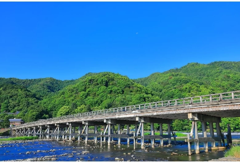 渡月橋（新緑）