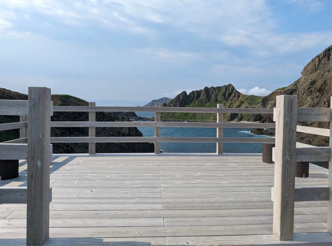 澄海岬のテラス（現地にて撮影）