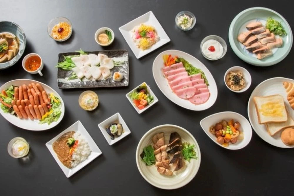 朝食（季節により内容は異なる）